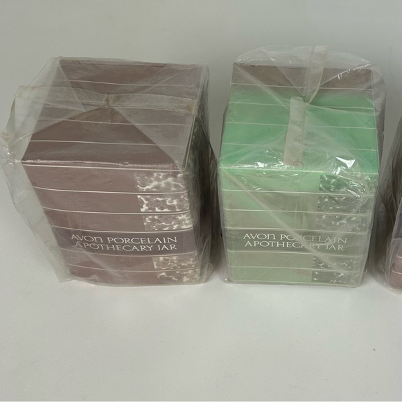 NIB – VTG – 1987 – Lot of "2” Avon Porcelain Apothecary Floral Jars/Canisters - Picture 13 of 14